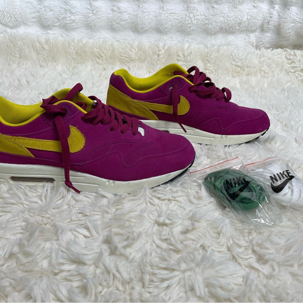Nike Air Max Premium Dynamic Berry